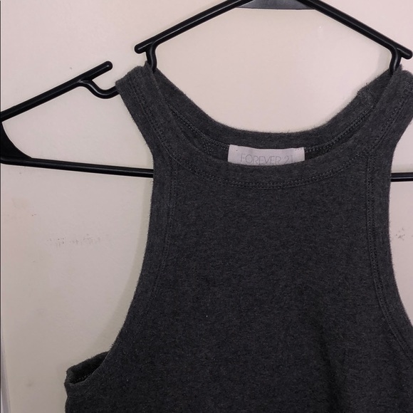 Crop top - Picture 2 of 4